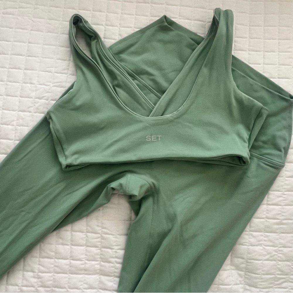 SET™ Sage Green Active Leggings - Small Top Medium Bottoms - Picture 3 of 4